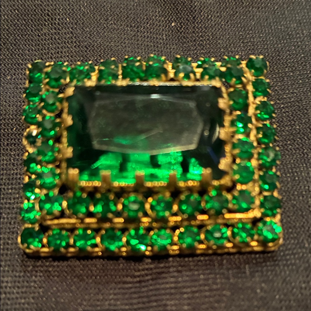 Vintage Emerald Green and Gold Tone Brooch Marked Czechoslovakian